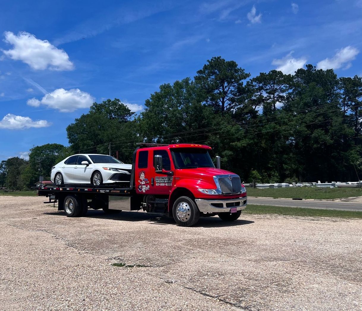 Towing & Transport Madison, MS Sledge’s Wrecker Service