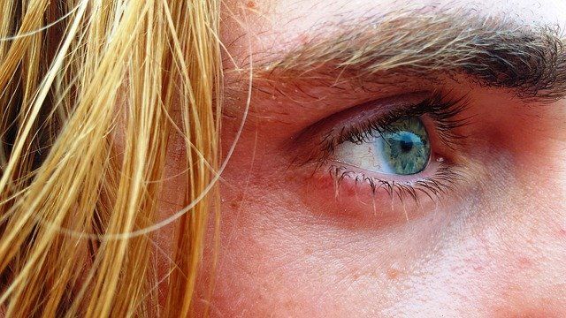 ¿Sabes realmente qué hábitos son perjudiciales para tus ojos?