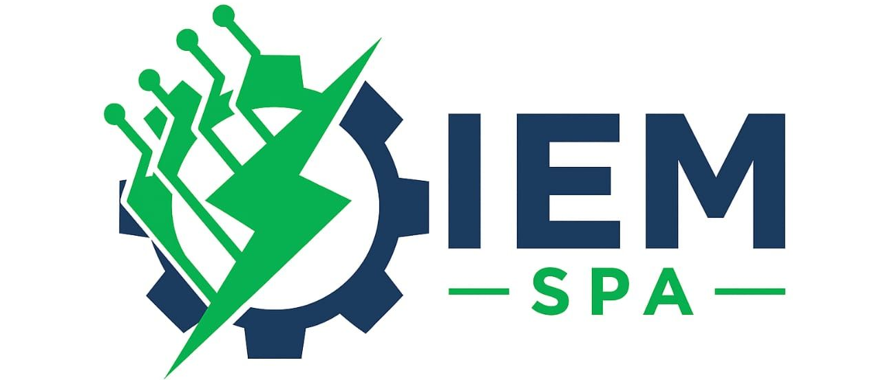 Logotipo de IEM SPA: símbolos eléctricos verdes y azules alrededor de un engranaje, con el texto 