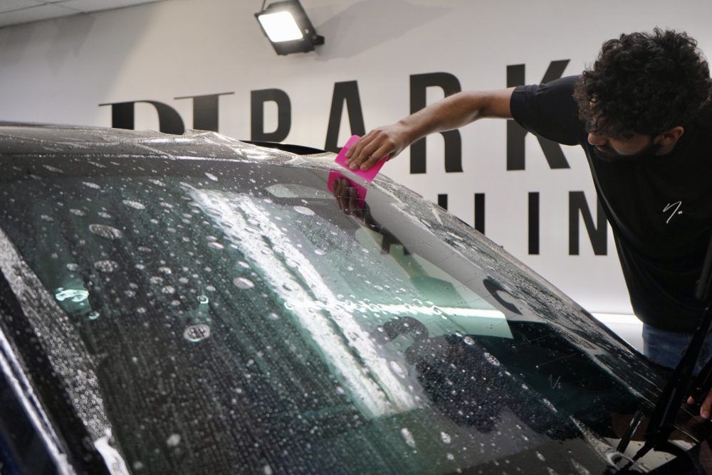 16-BMW-X5-M50i-STEK-DYNOflex-Windshield-Protection-Film