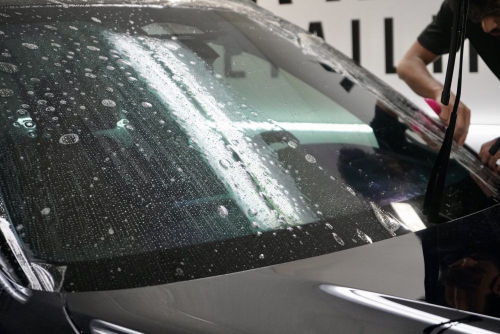 17-BMW-X5-M50i-STEK-DYNOflex-Windshield-Protection-Film-2