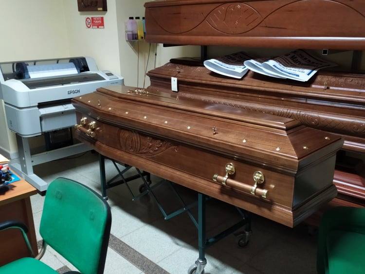 Bara con dettagli in oro