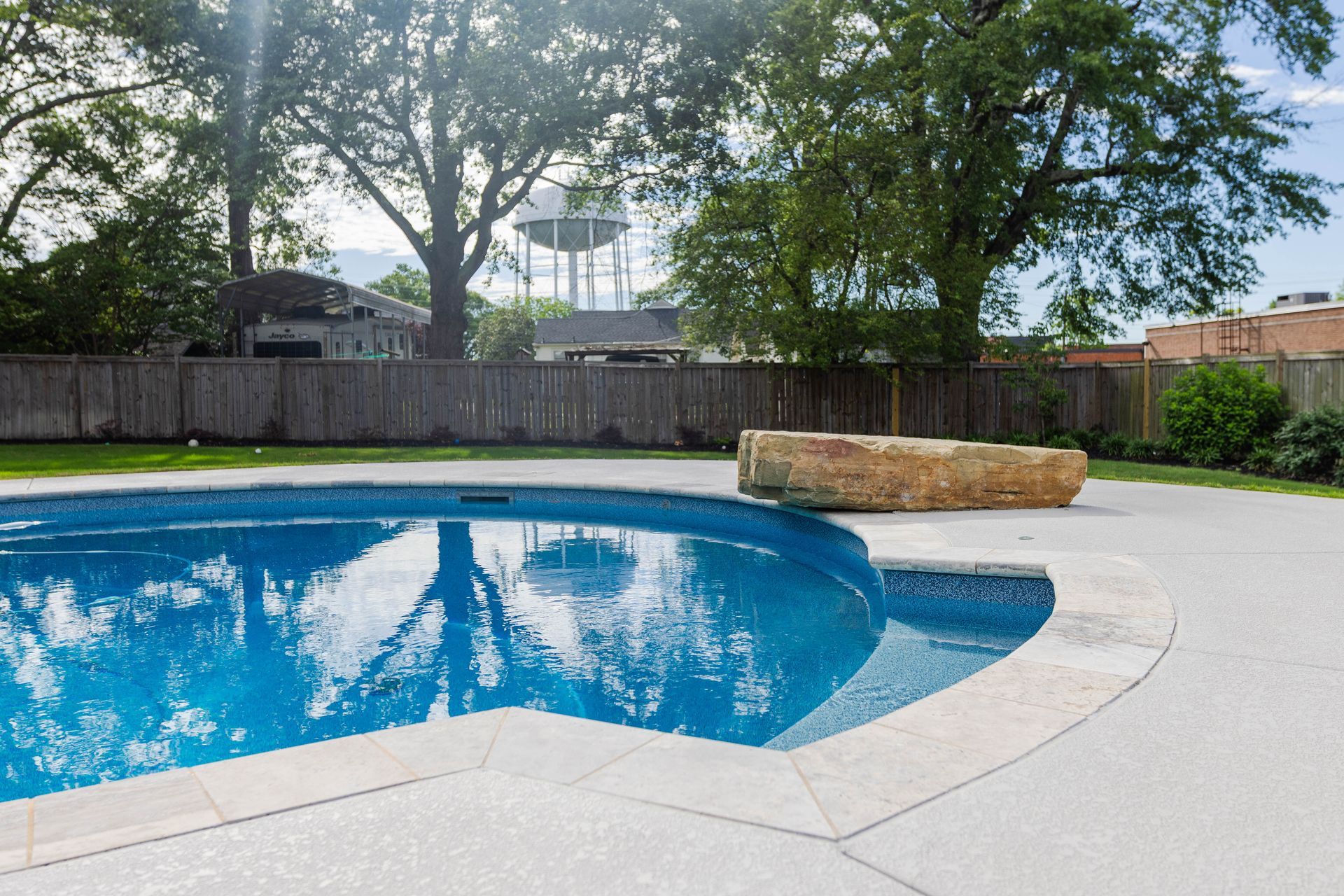 Custom pool by Aqua Blue Pools
