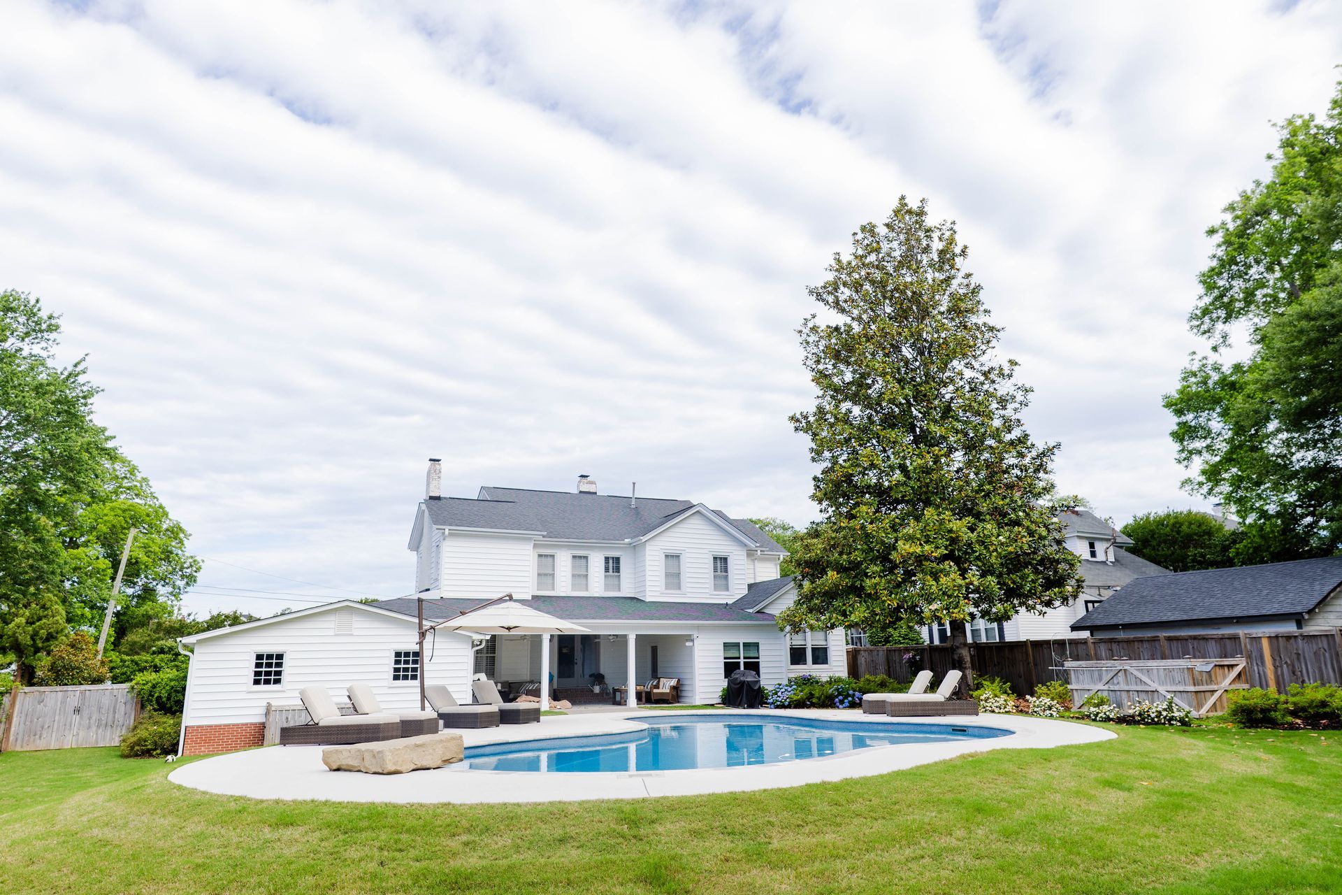 Walk-in zero entry pools