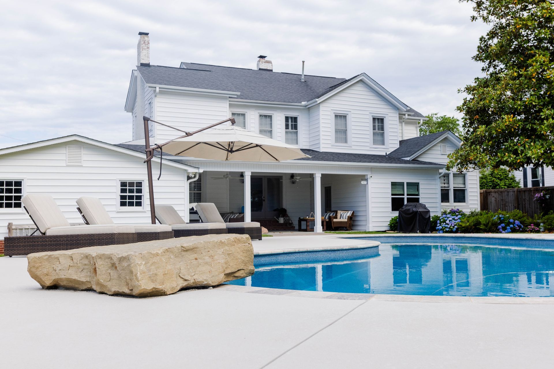 Custom pool by Aqua Blue Pools
