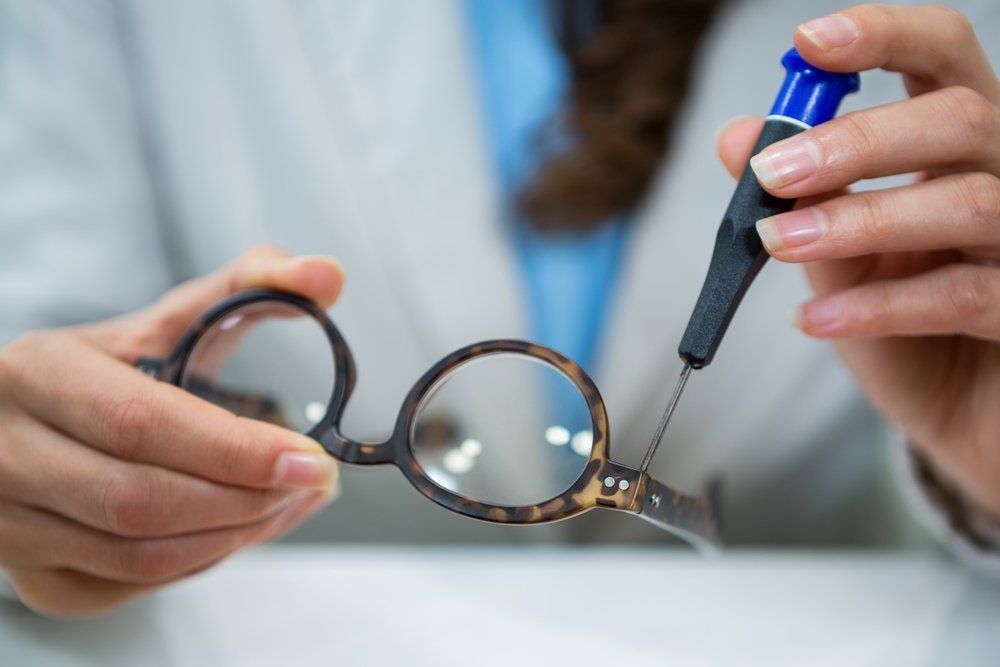 Riparazione di un occhiale