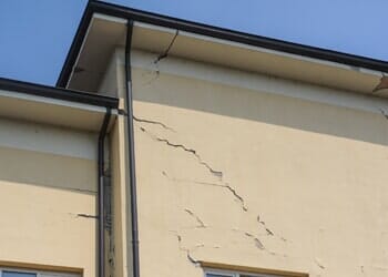 House with cracks on wall - Legal services in Saint Petersburg, FL