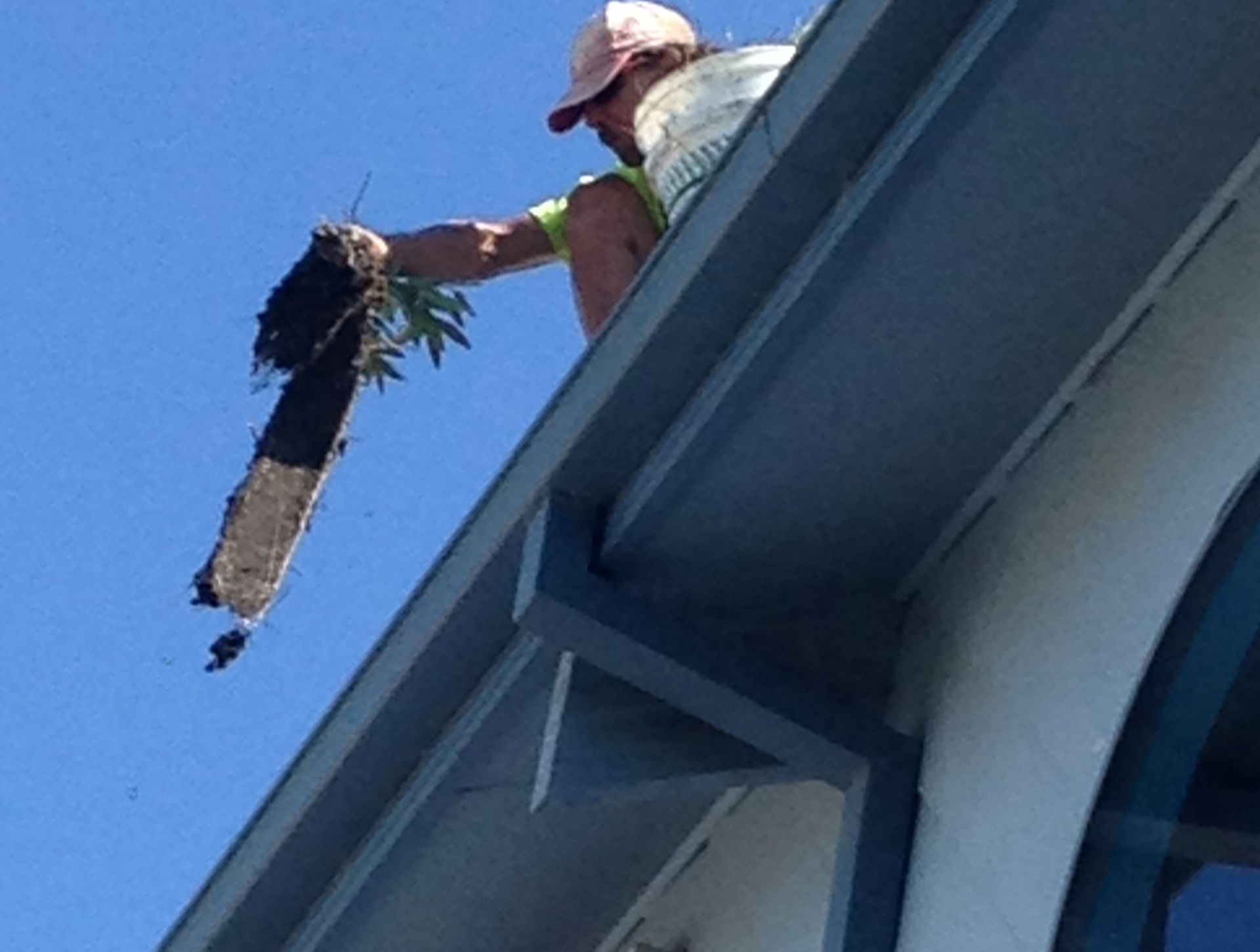 Cleaning Dirty Wall with High Pressure Washer — Complete Pressure Cleaning in Glen Port Macquarie, NSW