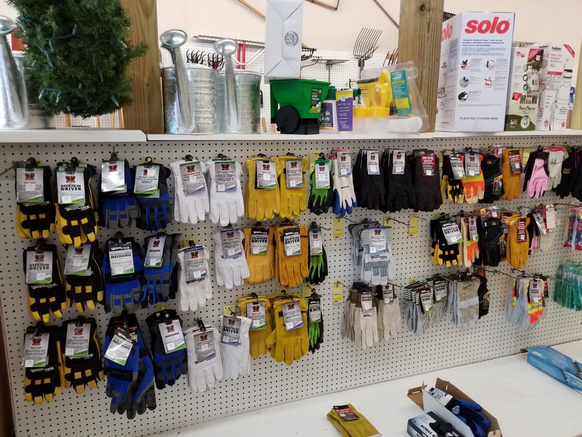 Gloves | Chester, SC | Ezell Hardware Inc