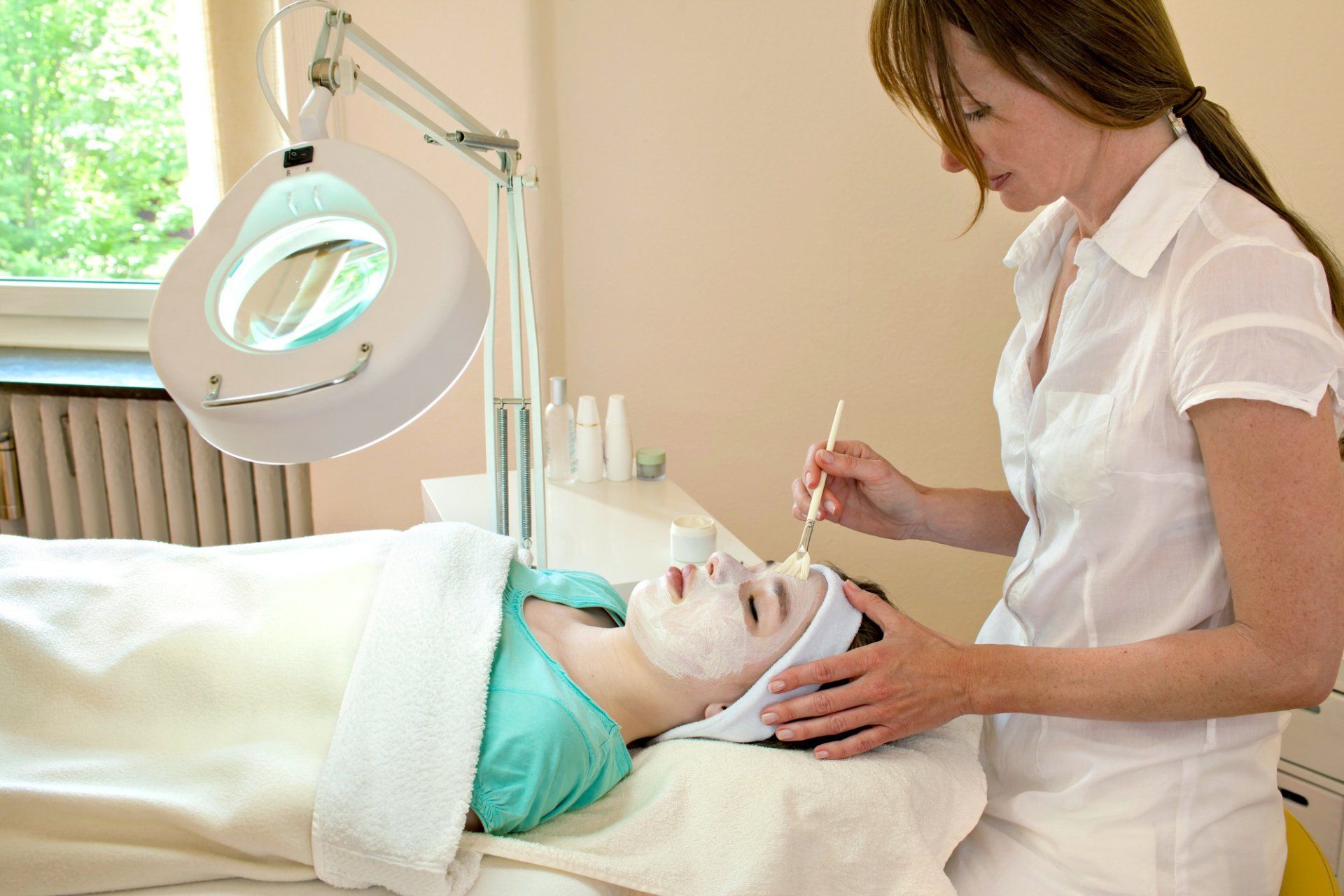 Microdermabrasion Vs. Chemical Peel: What's Best For Your Skin?