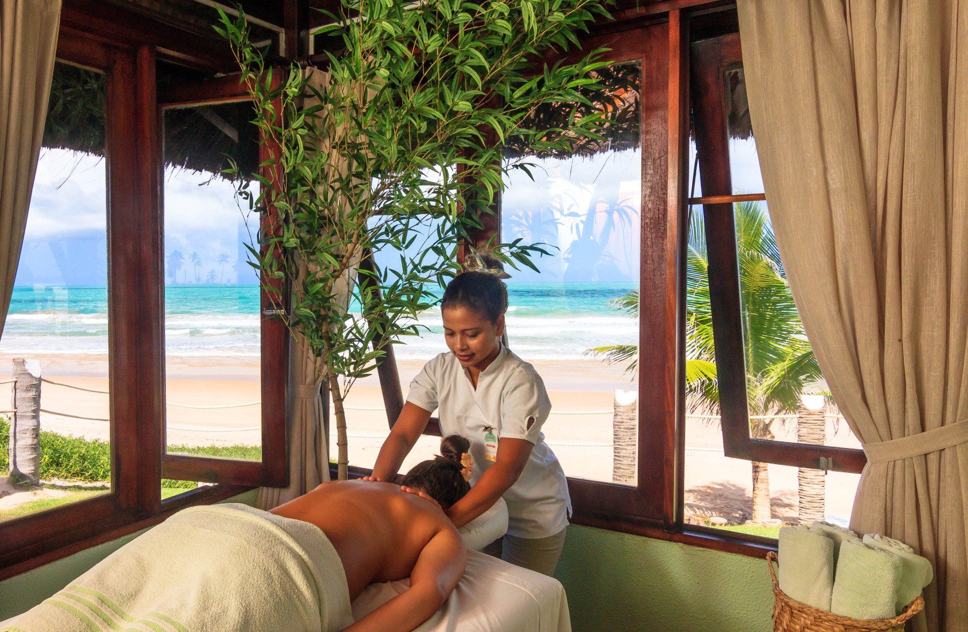 MASSAGENS RELAXANTES