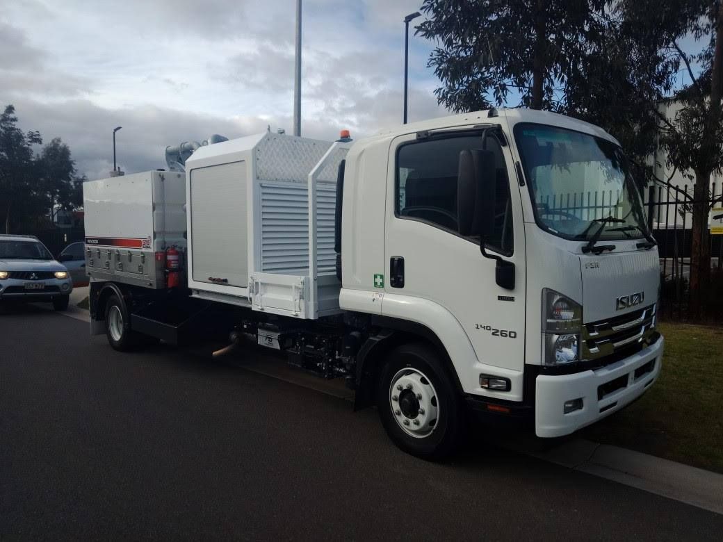 Parked White Truck | Redbank, QLD | Dashpine Transport