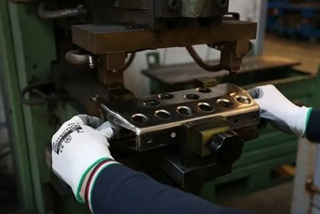 officina lavorazioni metalliche