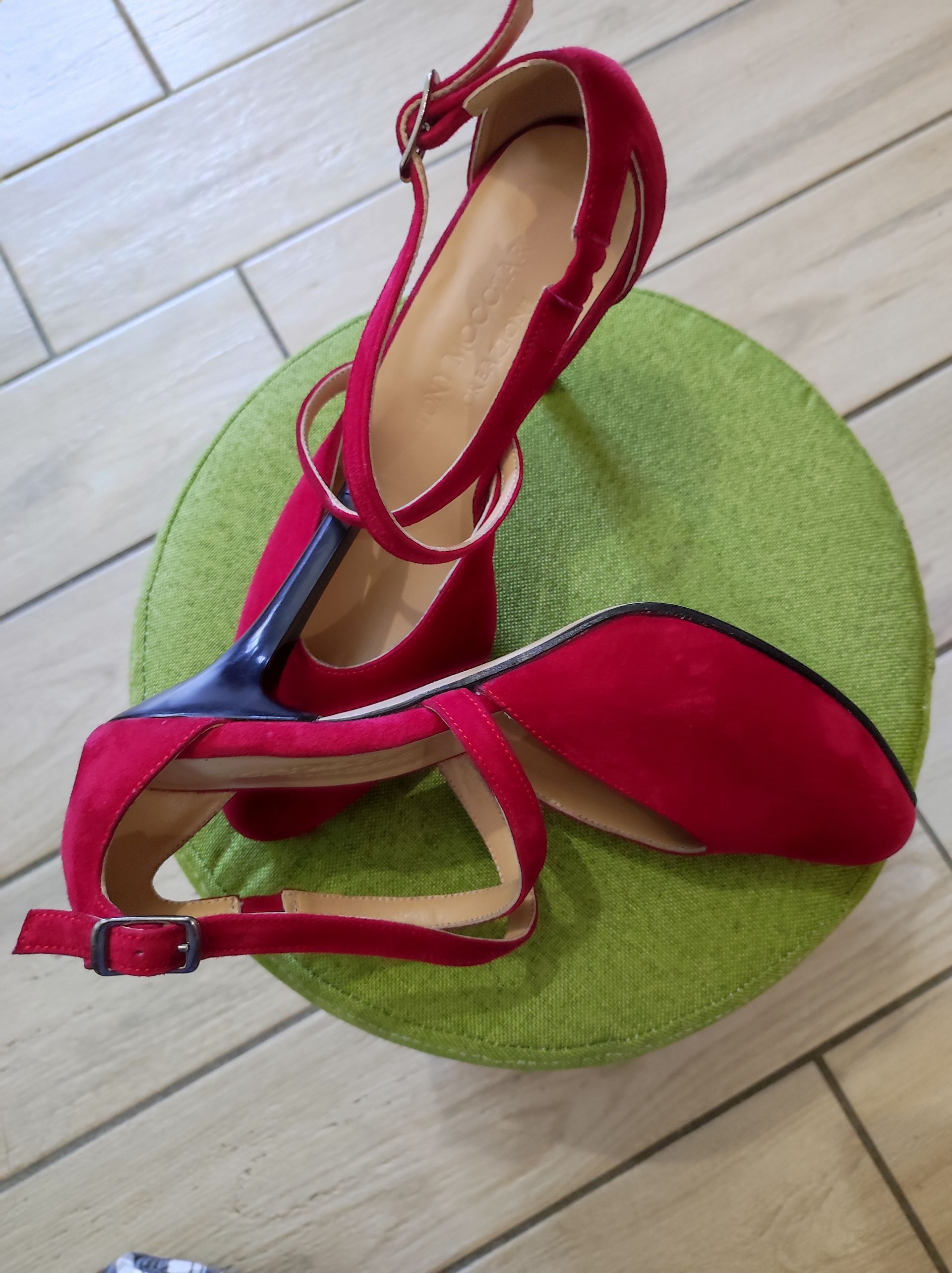 Scarpe donna realizzate a mano