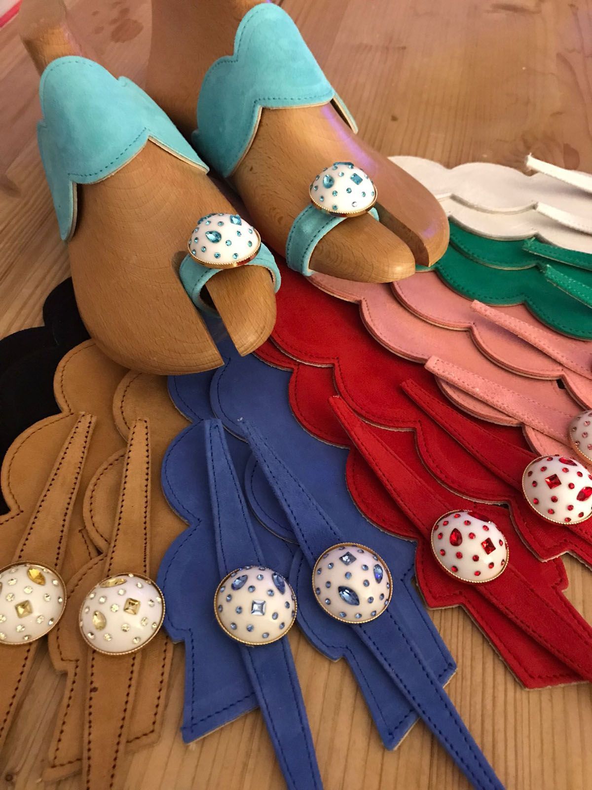 Sandalo donna realizzato a mano