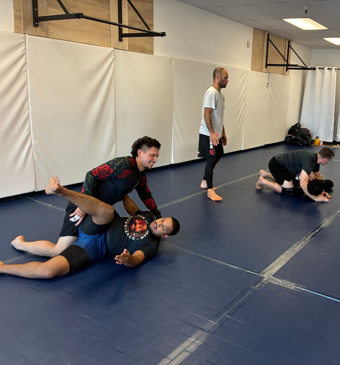 Adult Beginner Jiu Jitsu