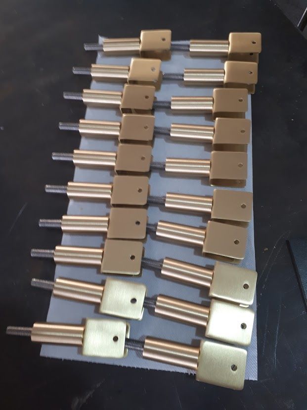 Struttura in ottone satinato