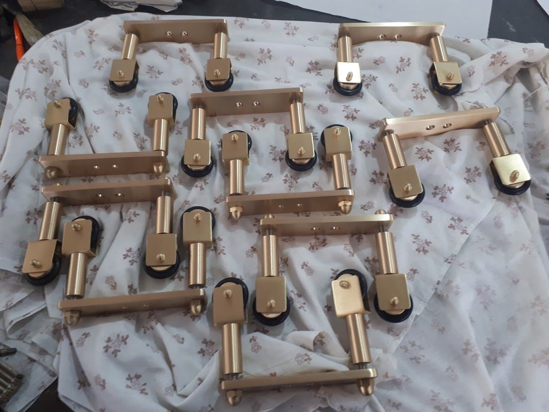 Struttura in ottone satinato