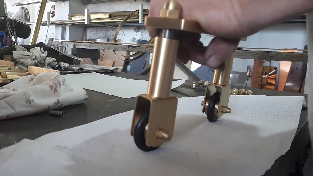 Struttura in ottone satinato