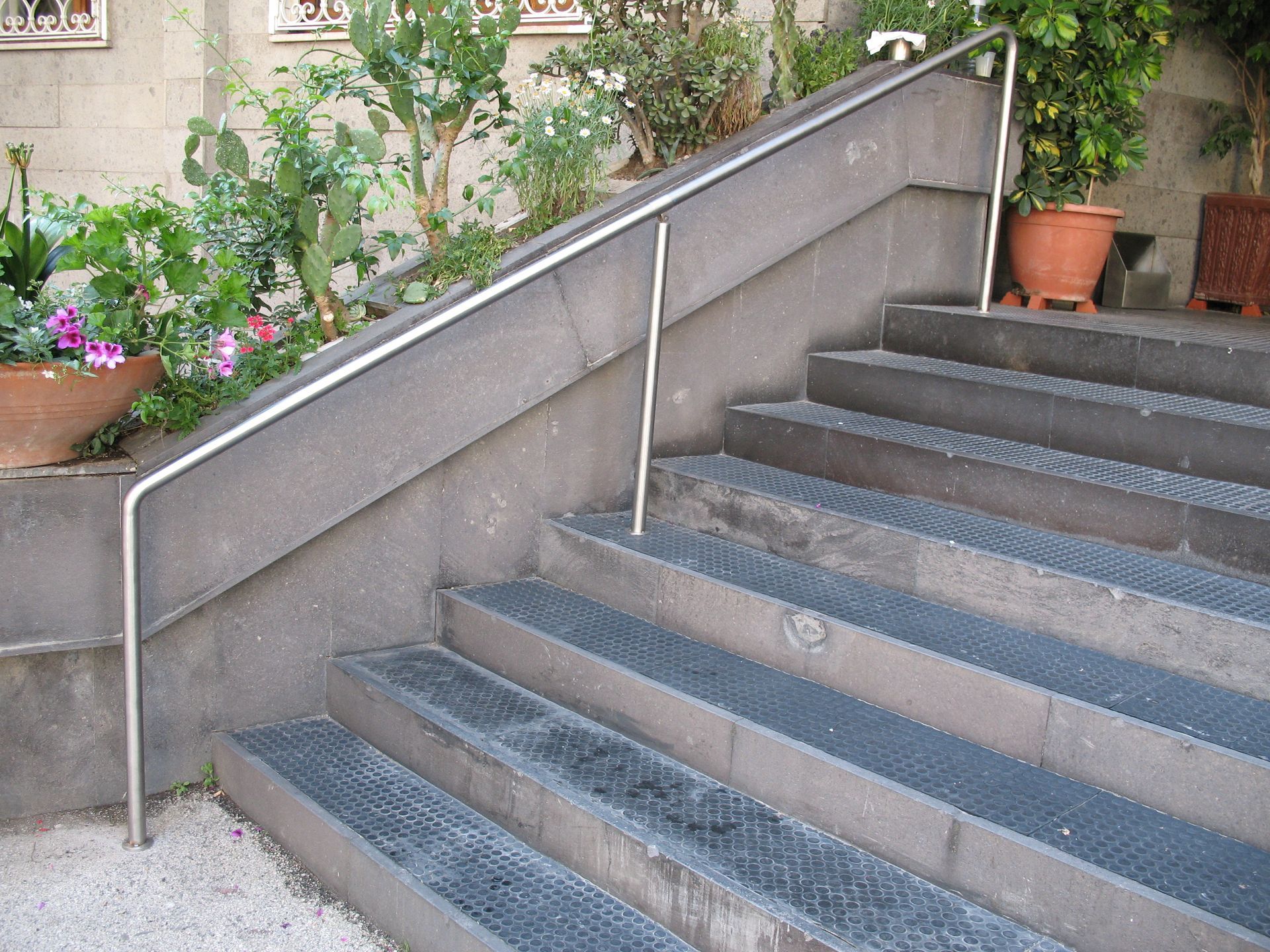 Passamano su misura in inox satinato