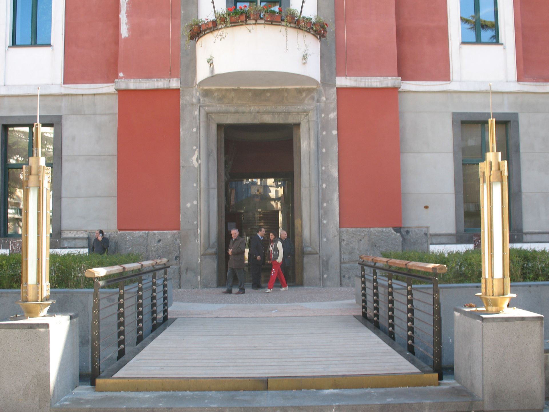 Lampade artigianali in ottone naturale