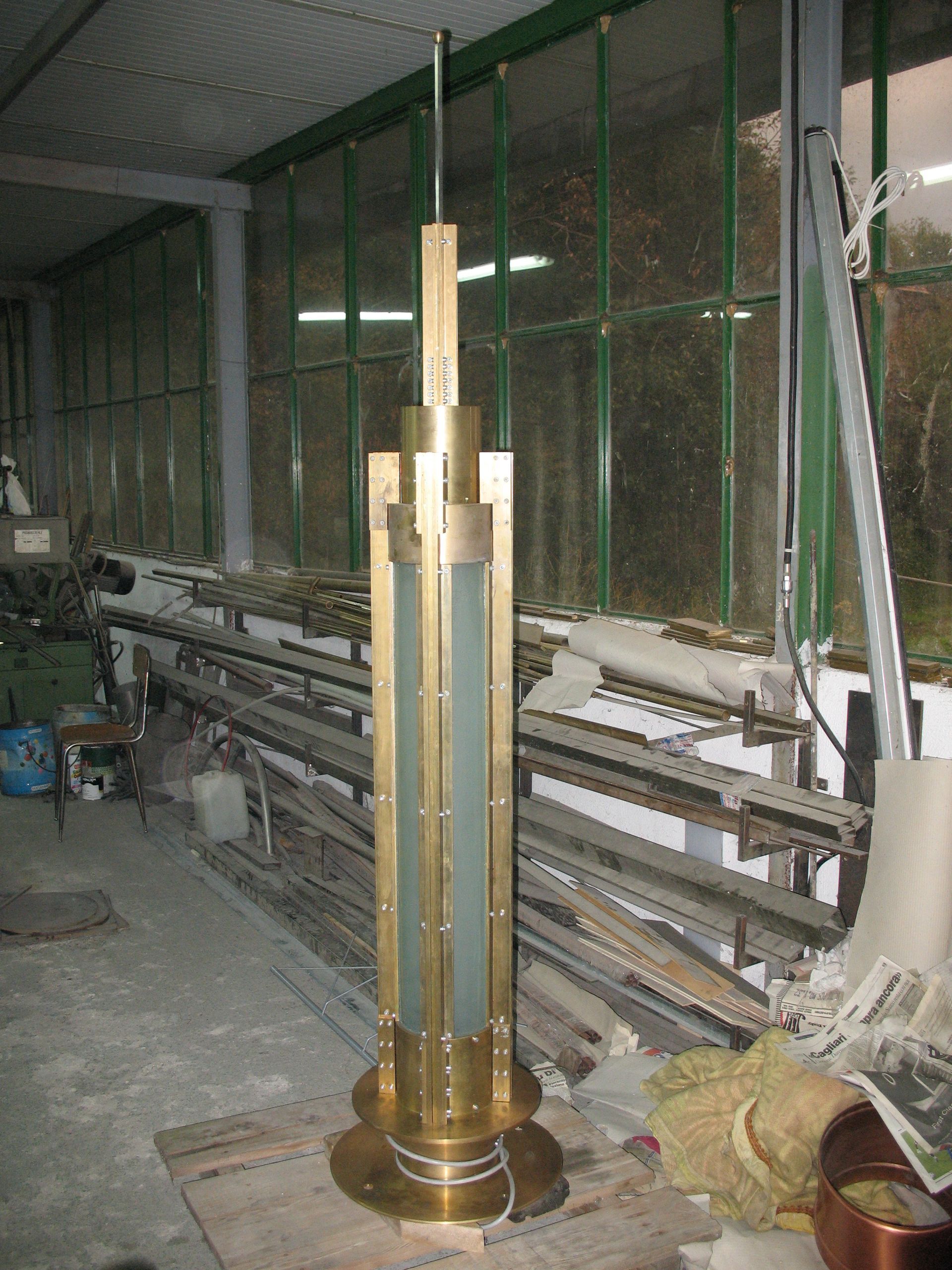 Lampade artigianali in ottone naturale