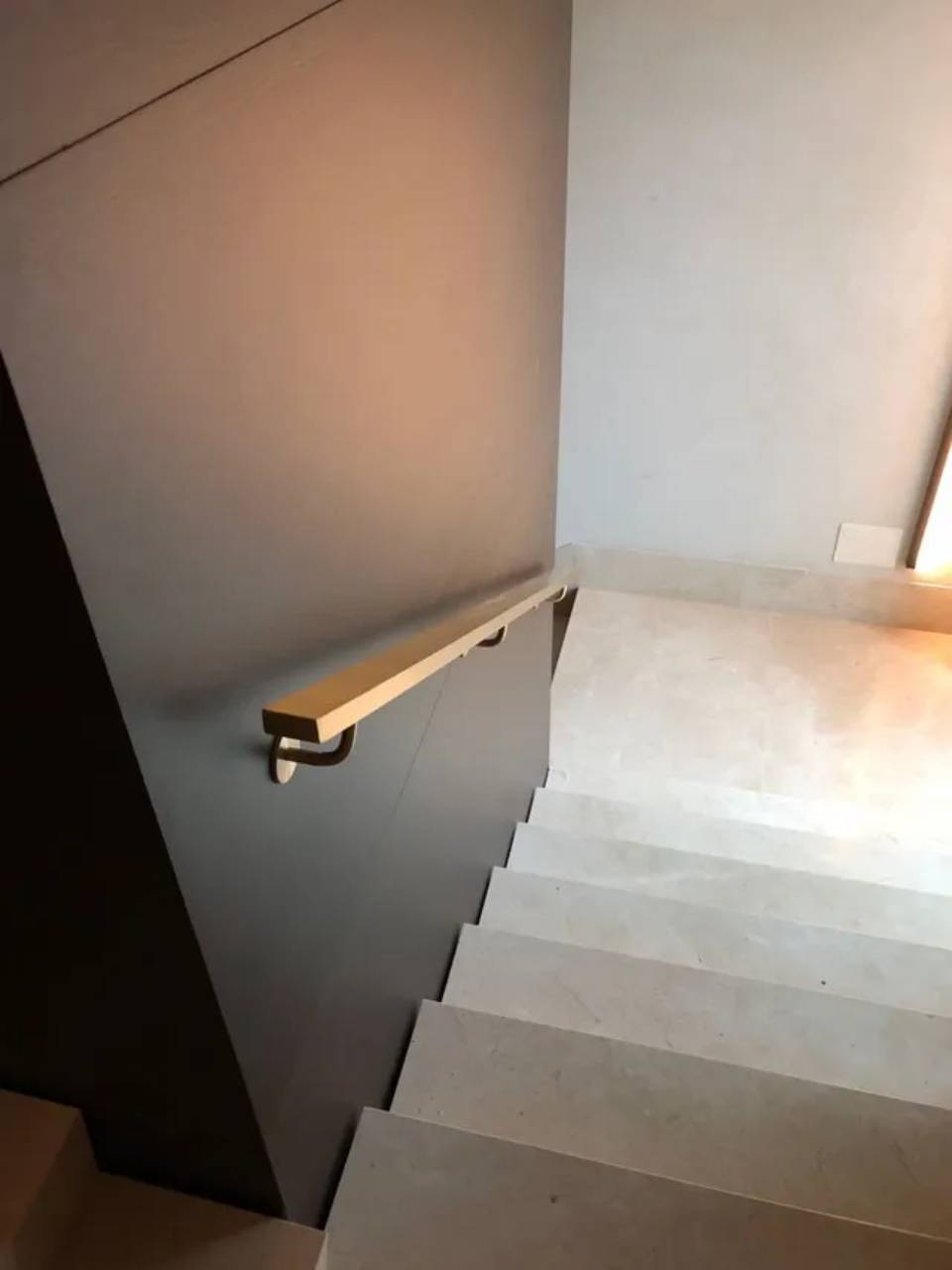 Passamani e maniglie su misura