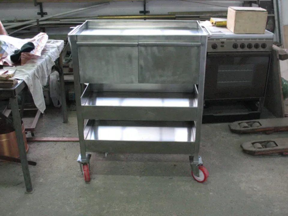 Carrello con cassettoni inox sat