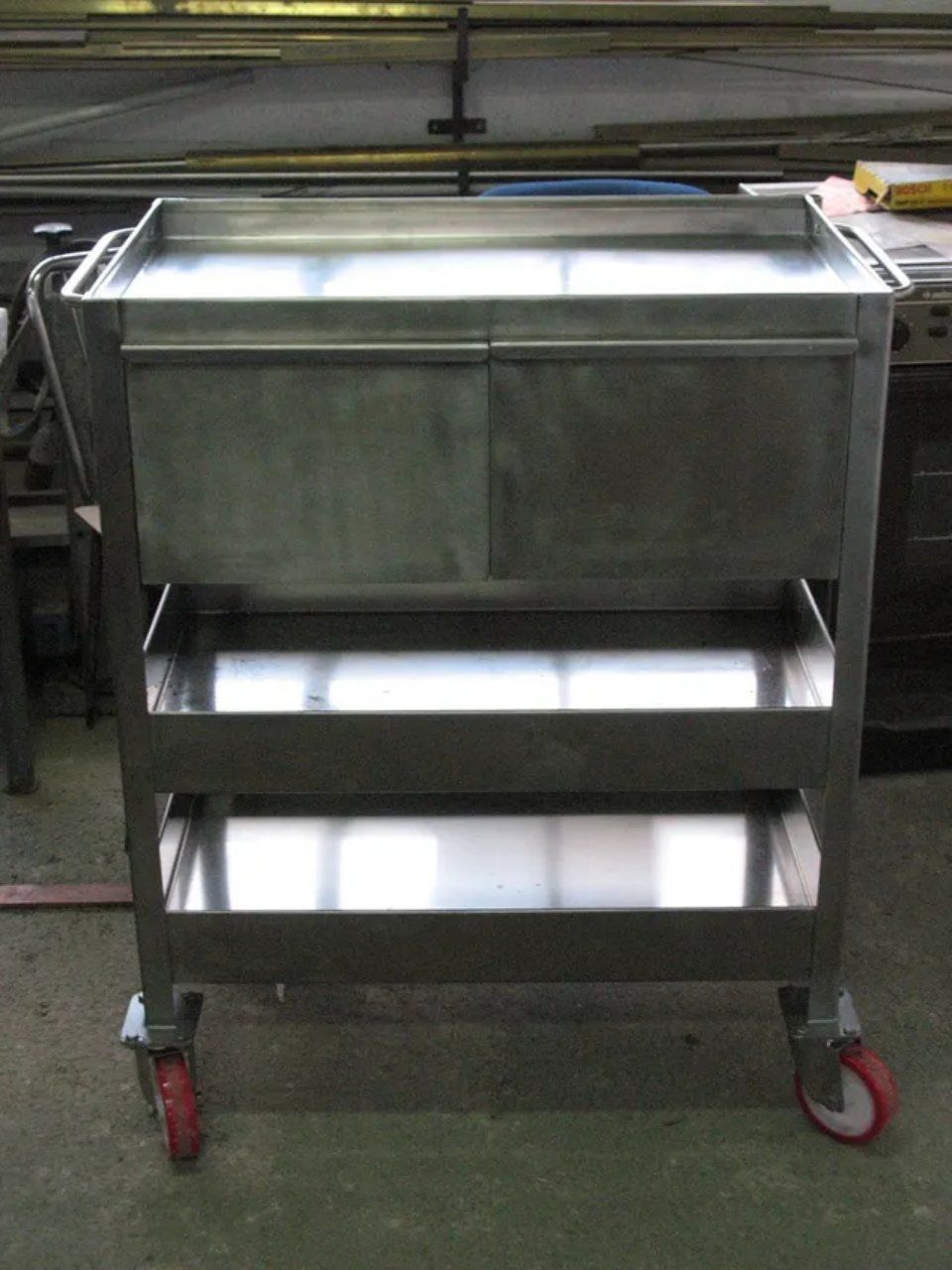 Carrello con cassettoni inox sat