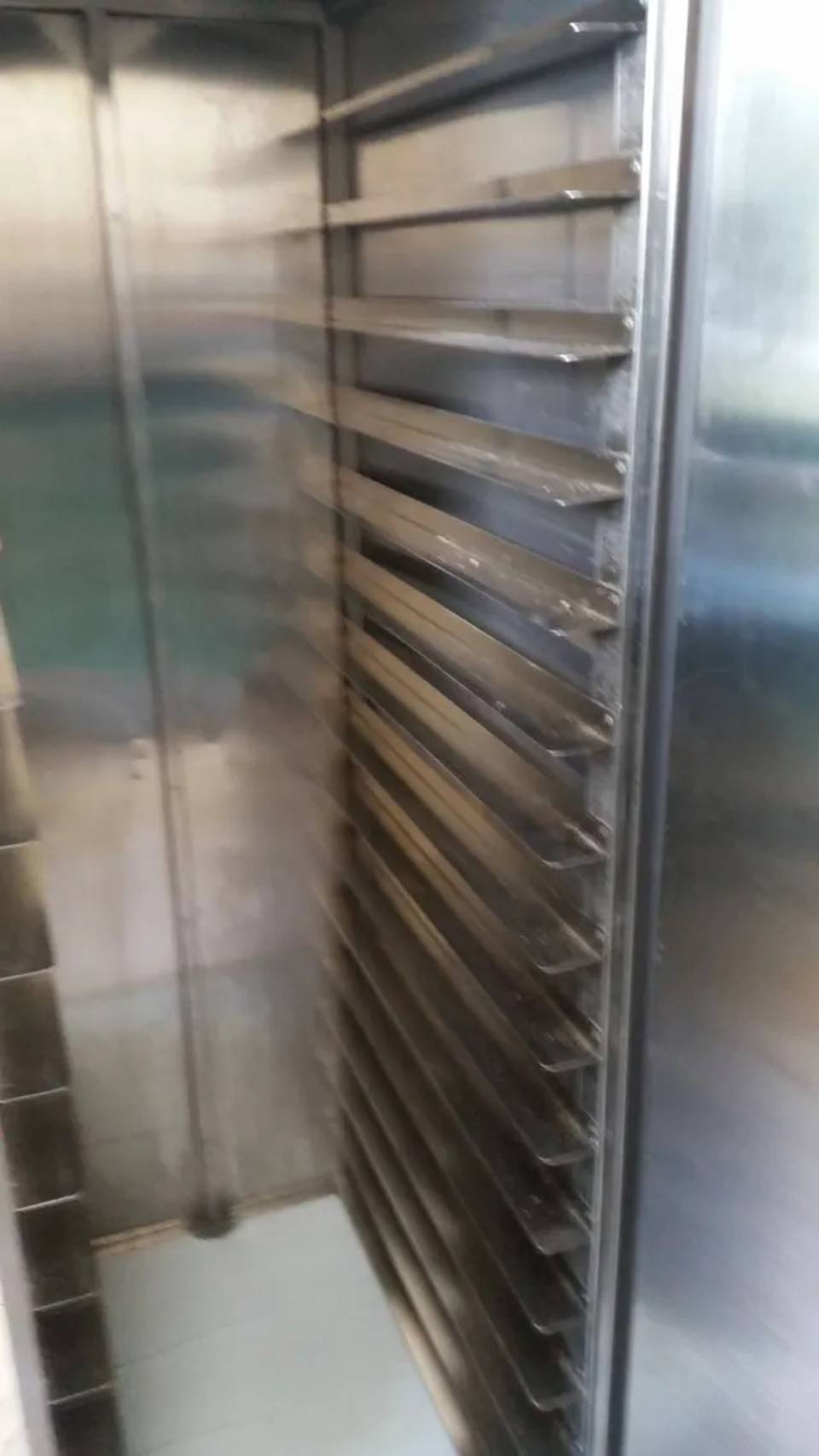 Carrello porta vassoi