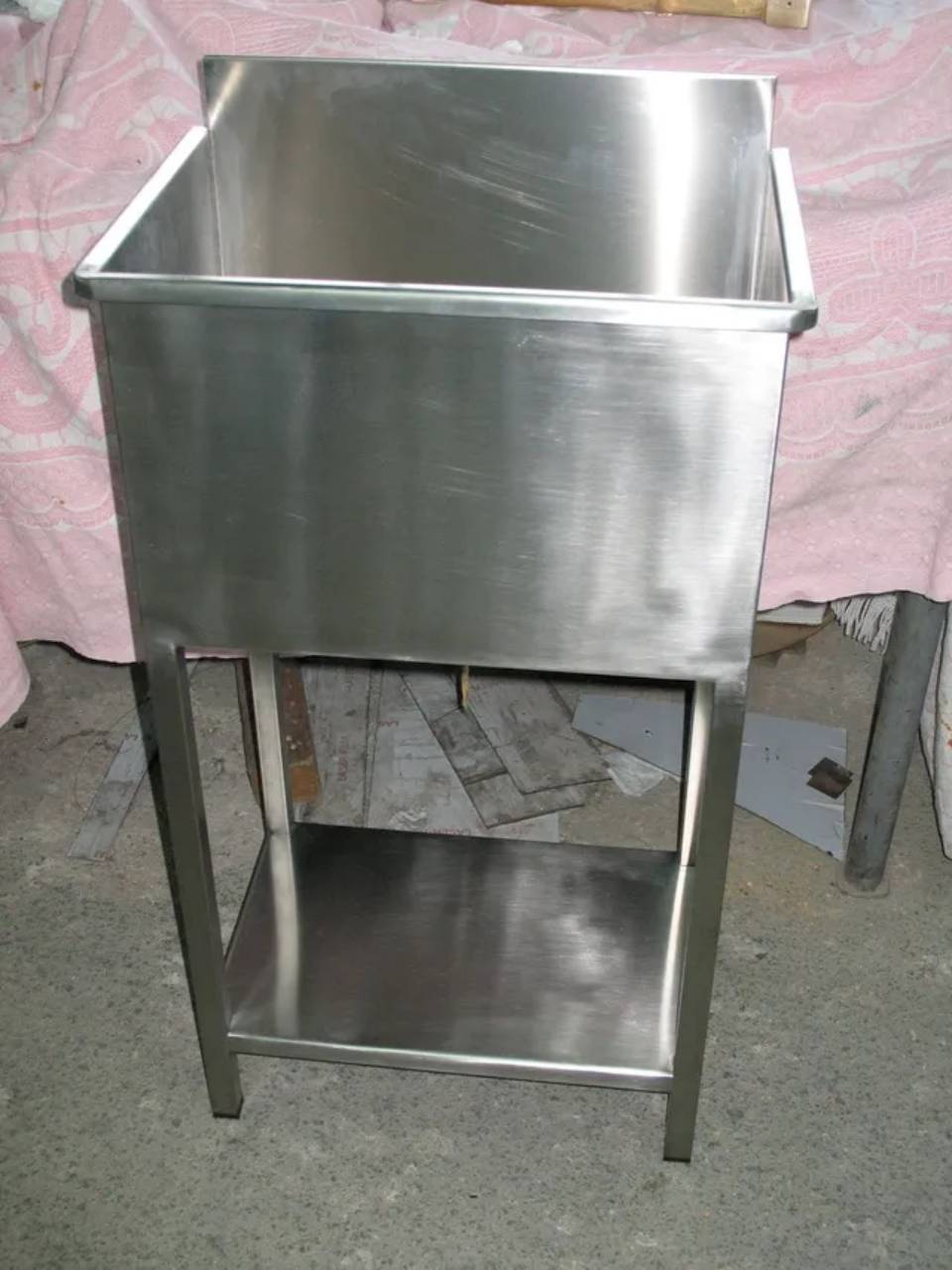 Lavandino vaschetta in inox