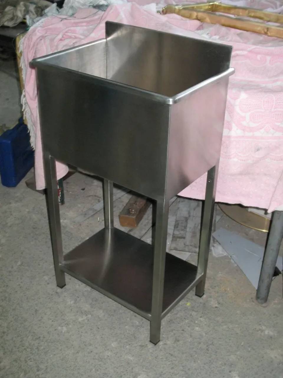 Lavandino vaschetta in inox