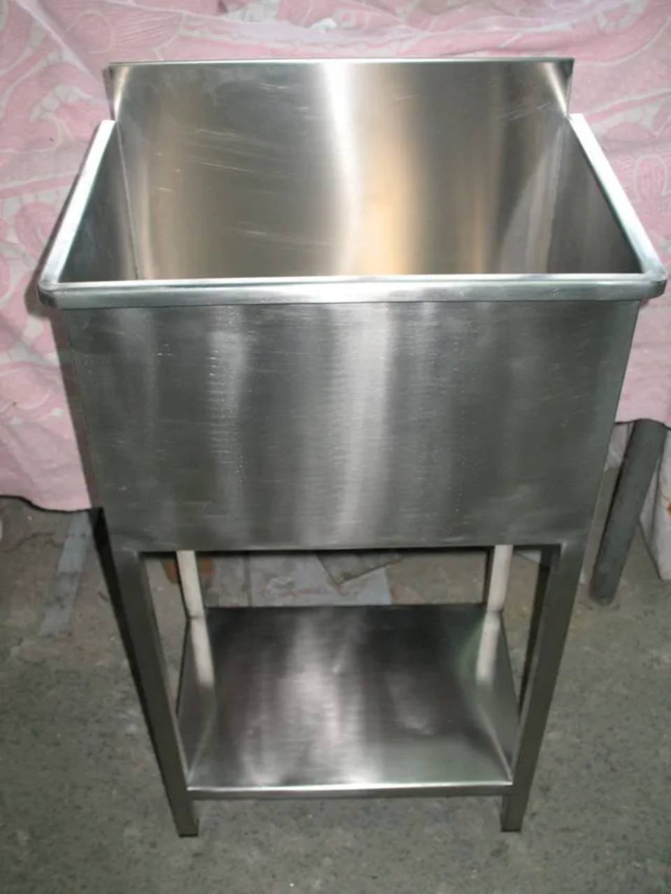 Lavandino vaschetta in inox