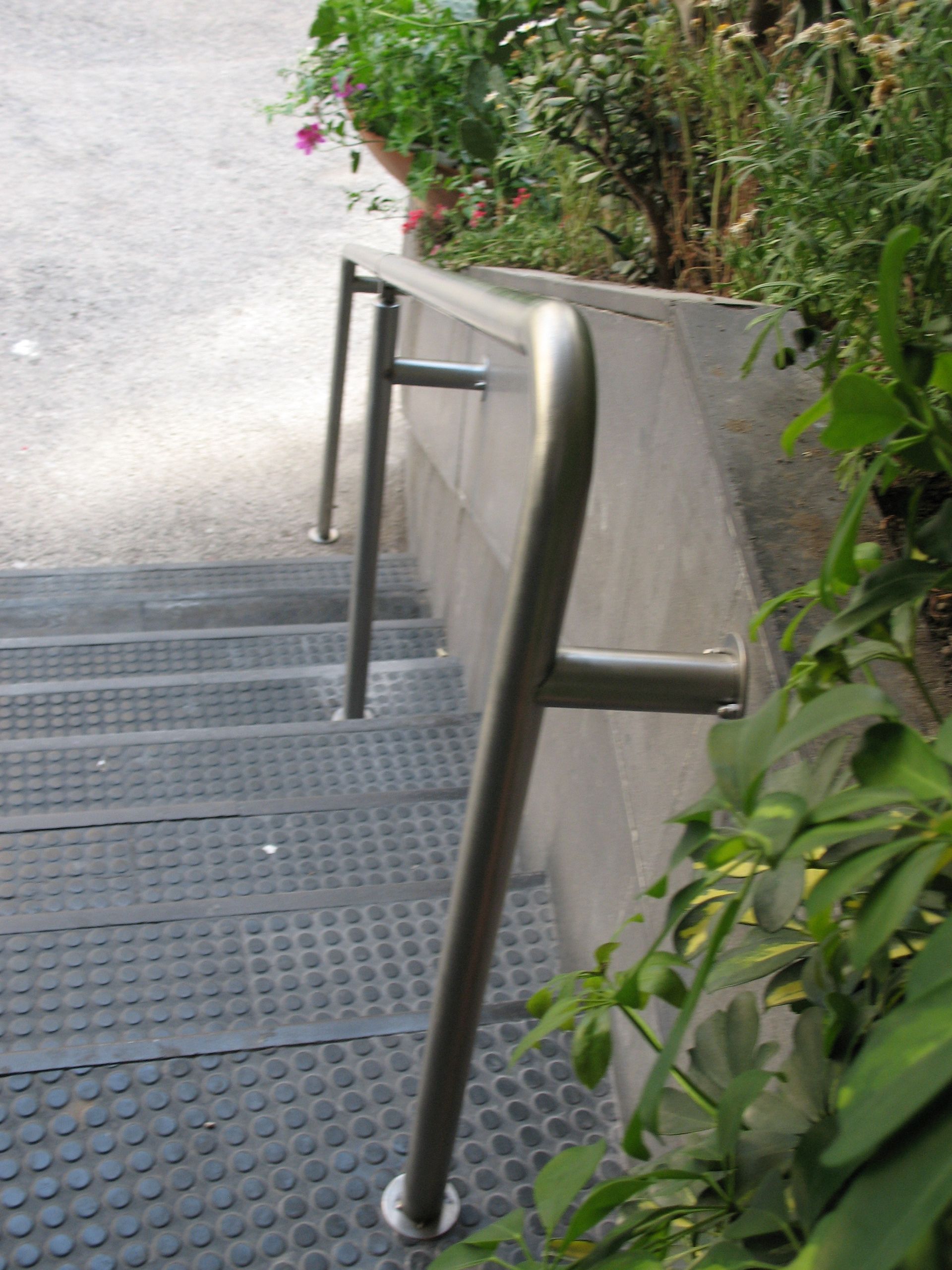 Passamano su misura in inox satinato