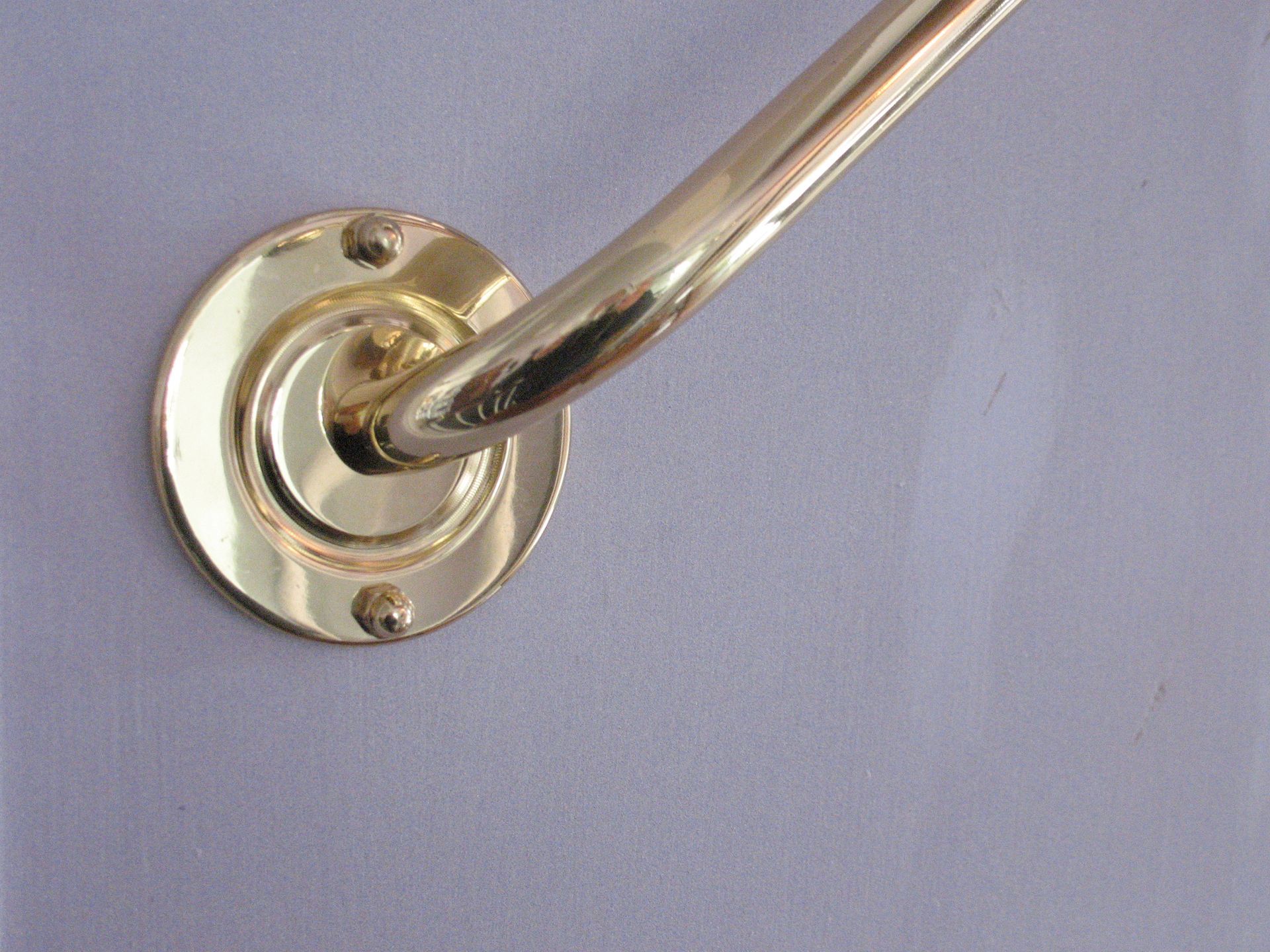 Passamano in ottone lucido