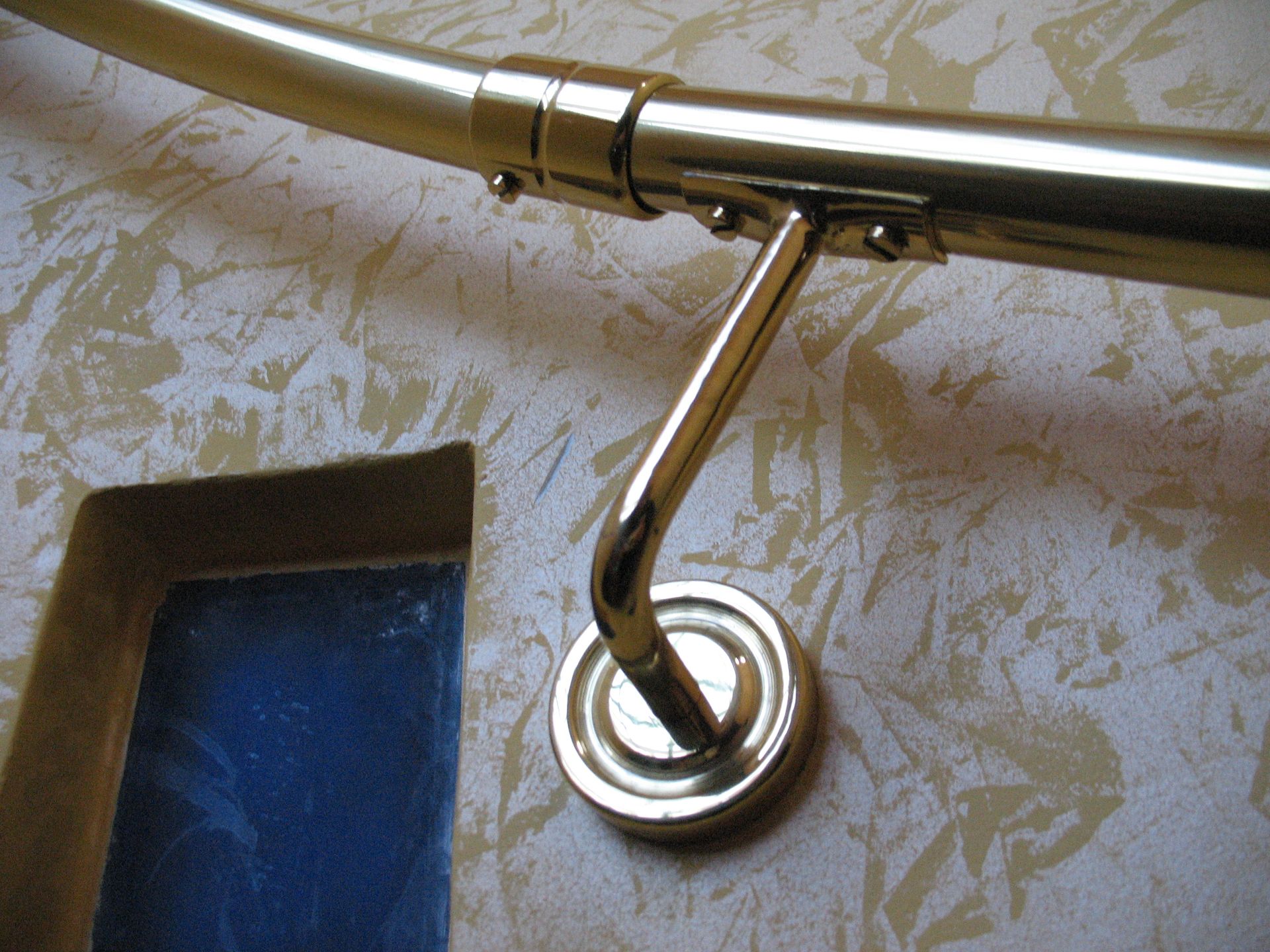 Passamano in ottone lucido