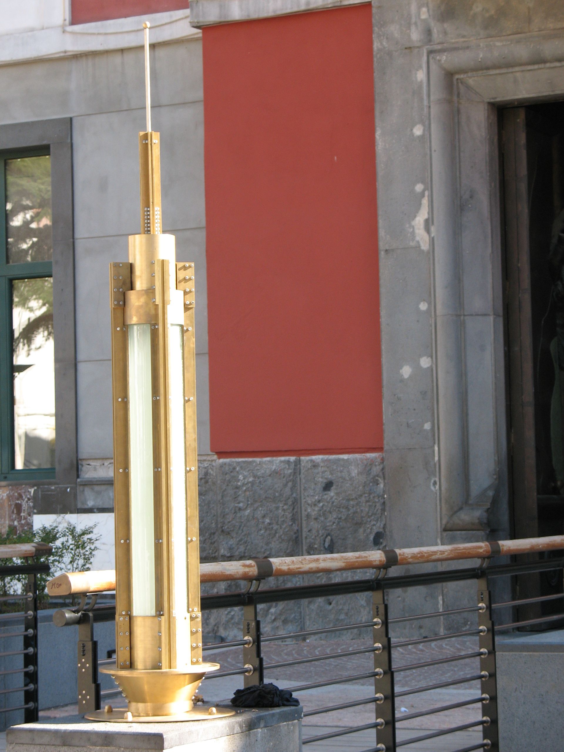 Lampade artigianali in ottone naturale