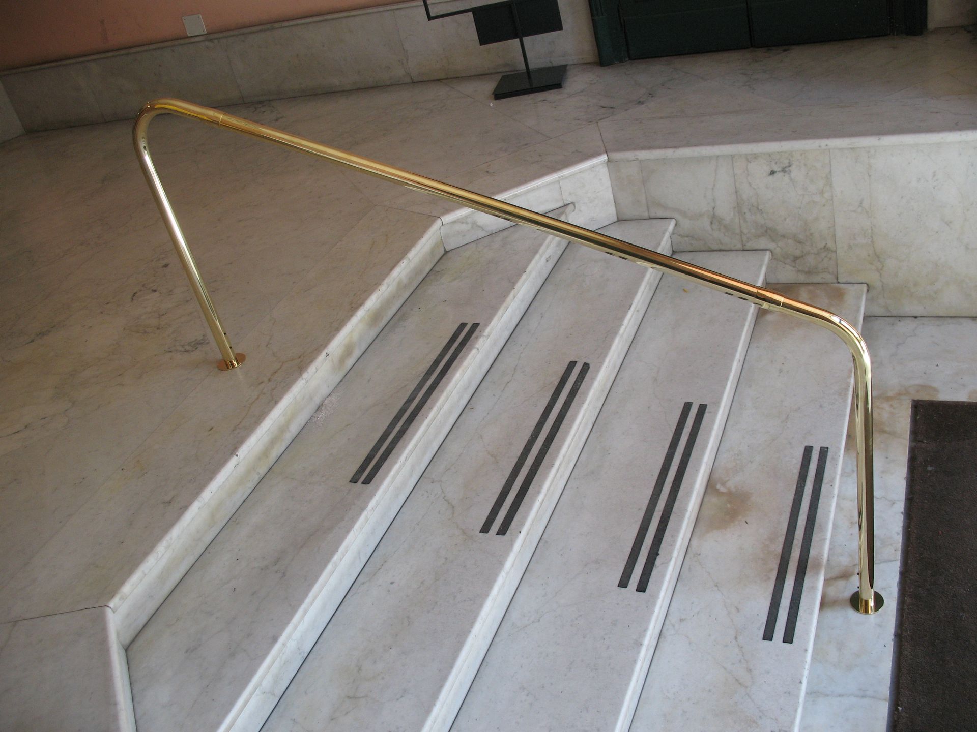 Passamano in ottone lucido