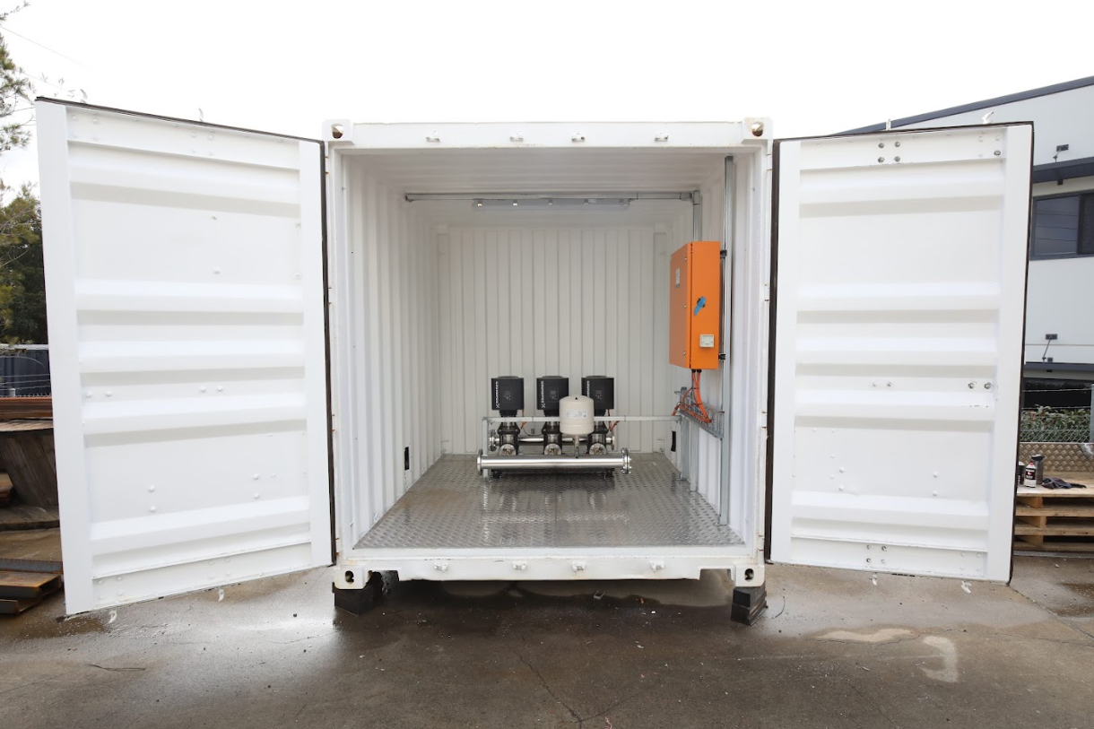 a box that says box me up mobile storage on it