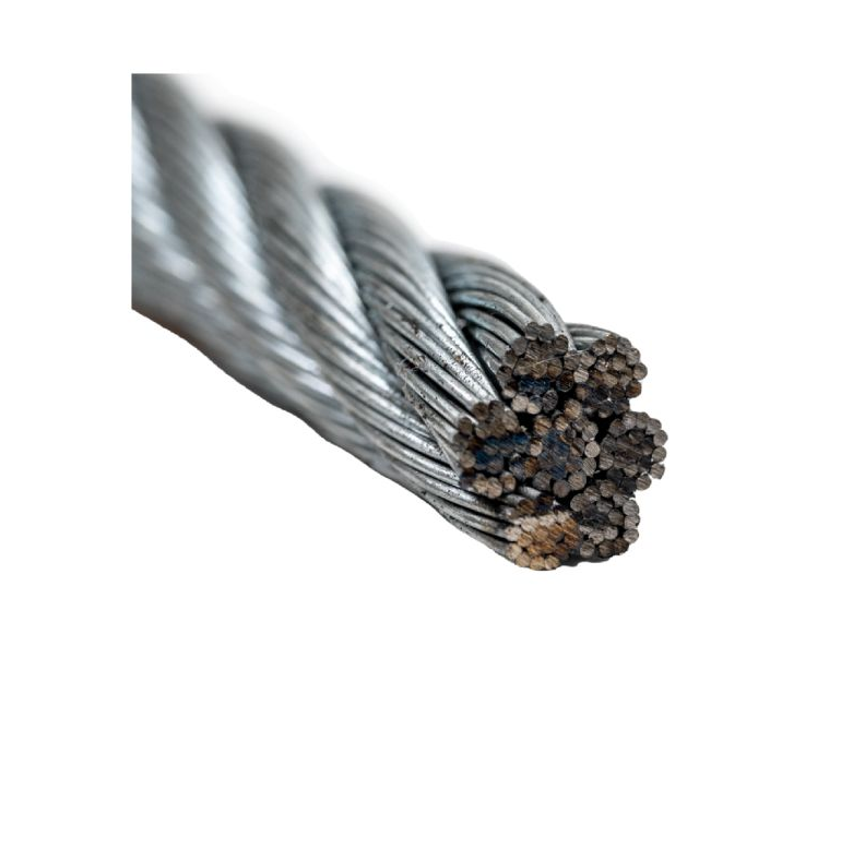 Primer plano de un cable de acero que muestra hebras retorcidas.