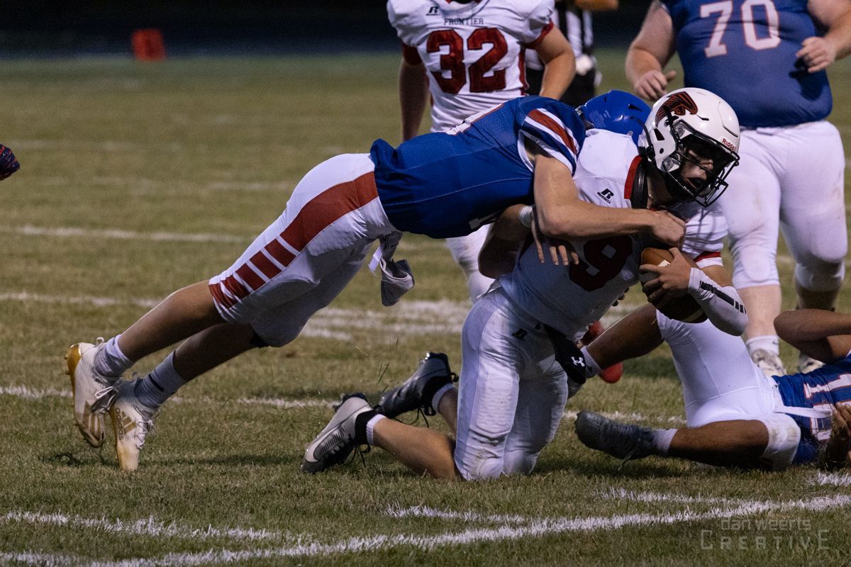 A football player with the number 32 on his jersey