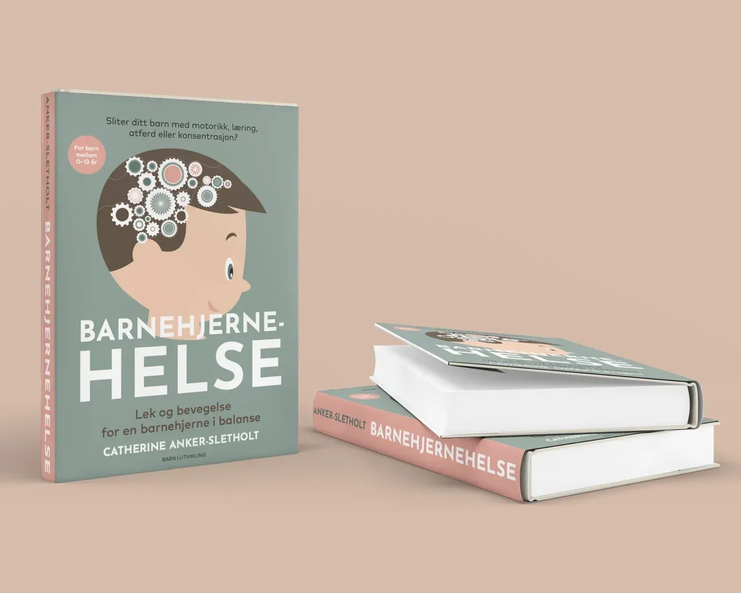 Bokomslag til «Barnehjernehelse» med et stilisert barnehode med illustrasjoner av gir, vist oppreist og stablet.