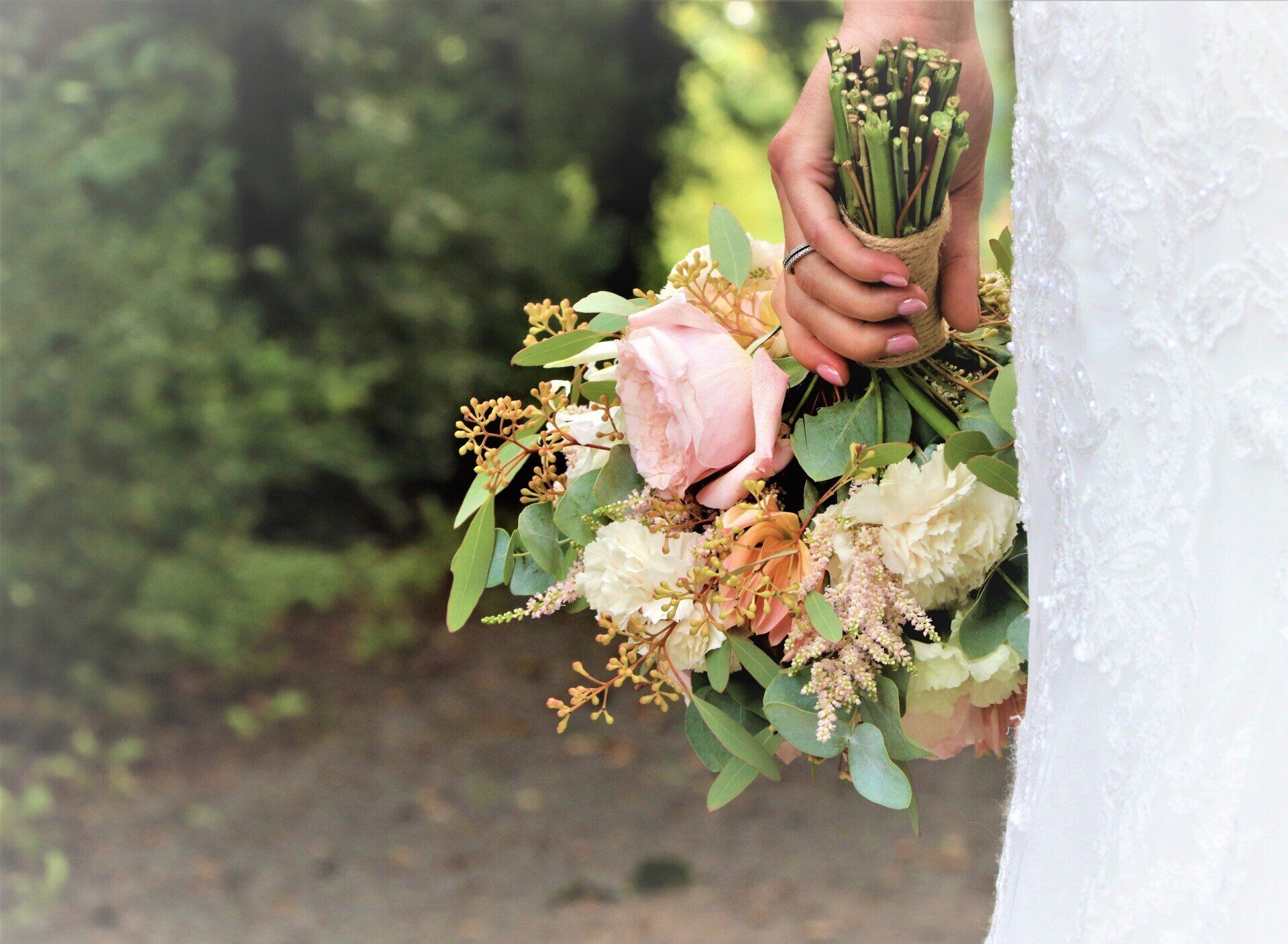 huwelijk; huwelijksfotografie; mariskaveermanfotografie; Mariska Veerman; Mariska Veerman fotografie; bruidsboeket; Zwolle