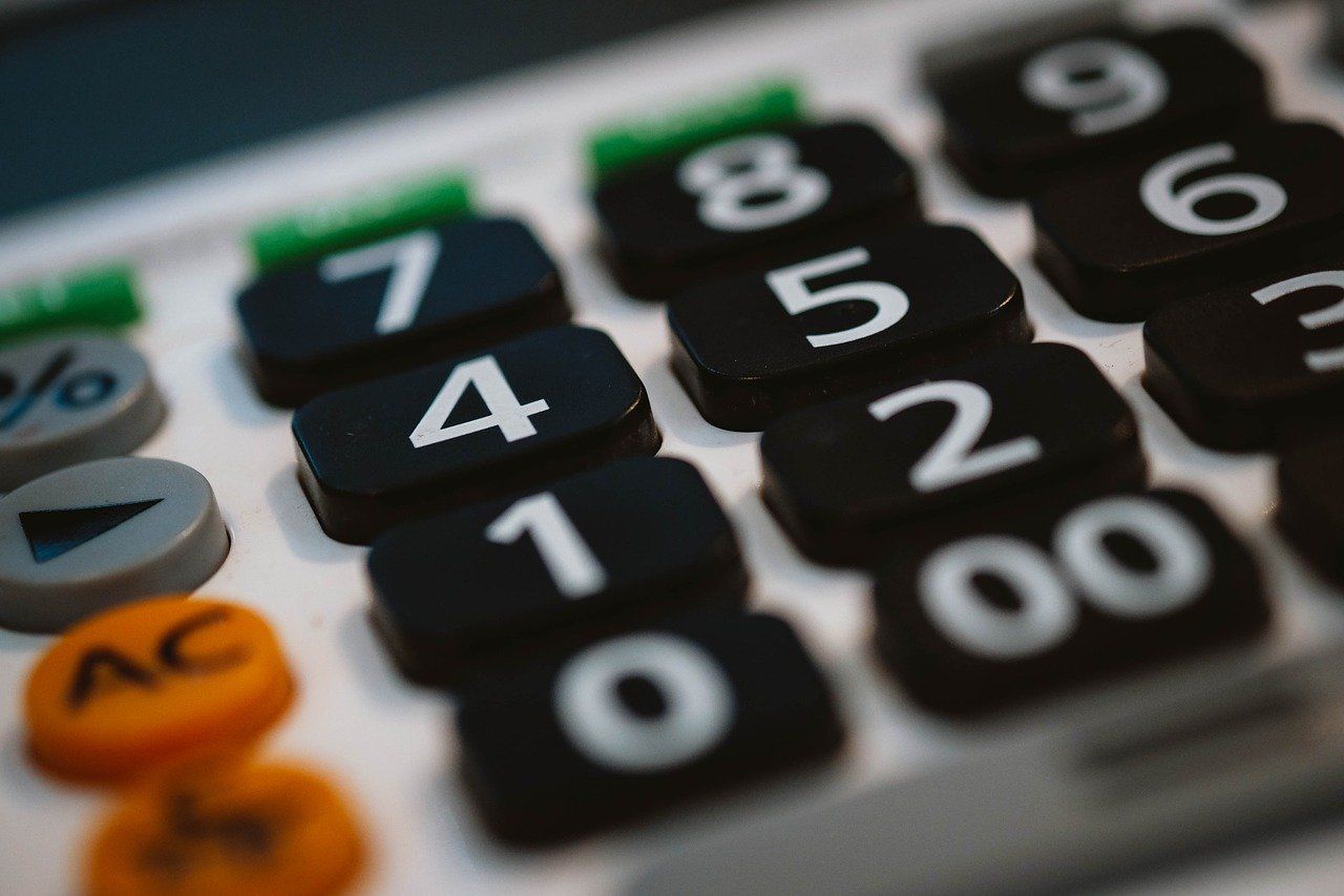 up close image of calculator buttons