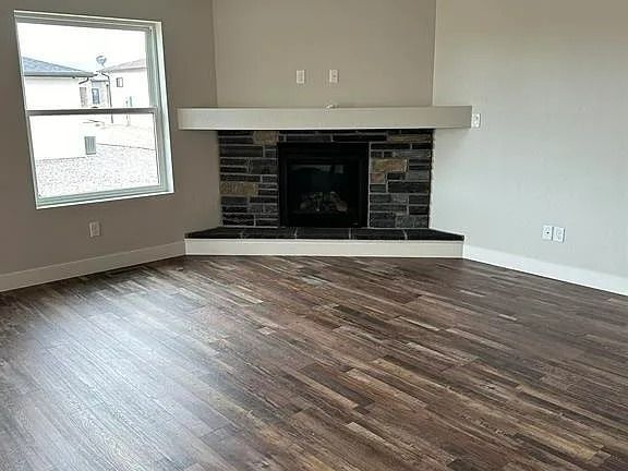 fireplace 1823 6429 Circle Montrose
