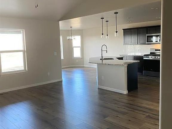 kitchen new construction 1823 6429 Circle Montrose
