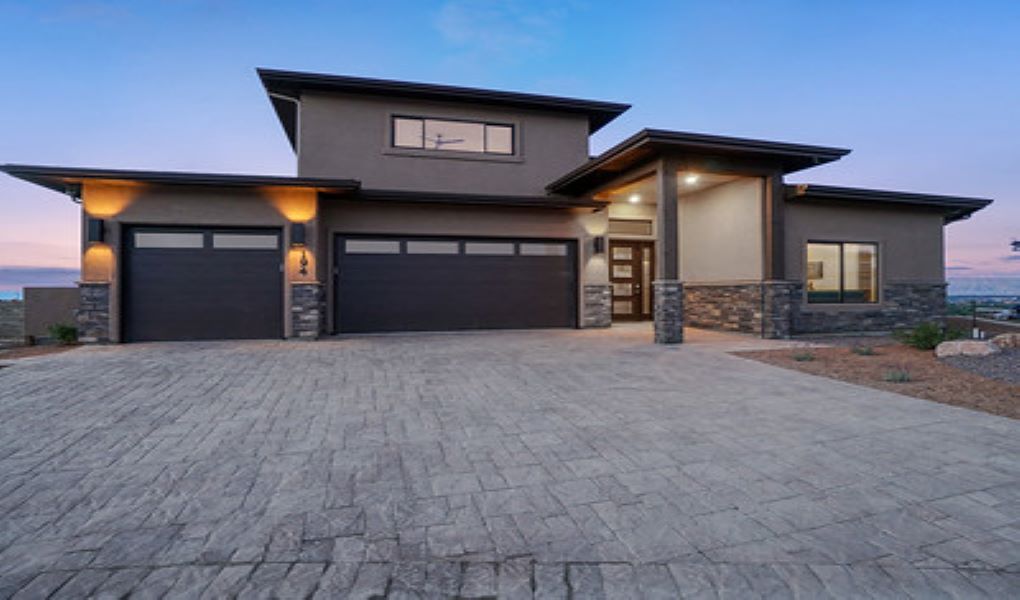 Front view photo of Western Slope Colorado new home for sale built by Integrity Homes, Custom Home Builder, Contractor