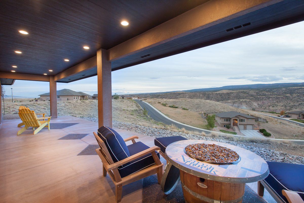 Extra large patio with luxury furnishing furnishings and excellent view.