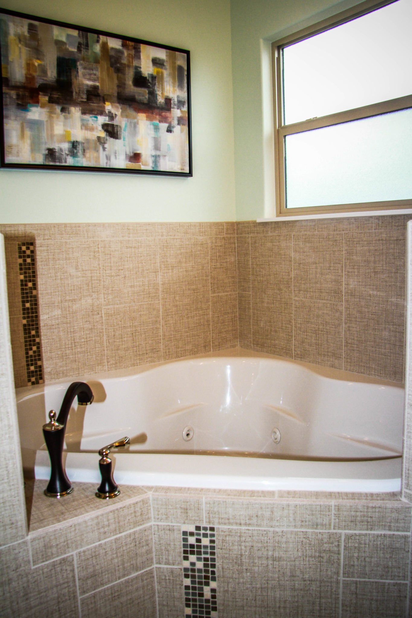 Corner Tub | Integrity Homes | Grand Junction, CO 81501