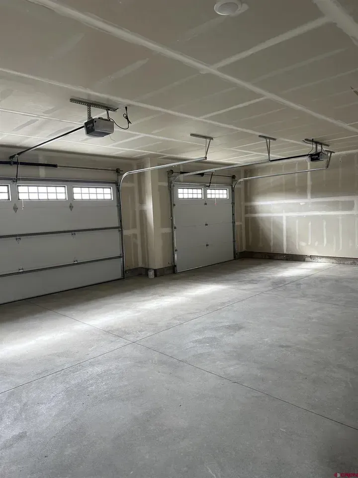1530 Big Pines Drive garage